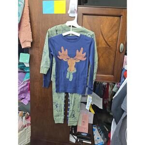 3t Brand new carter's pajamas.Two pair item 627